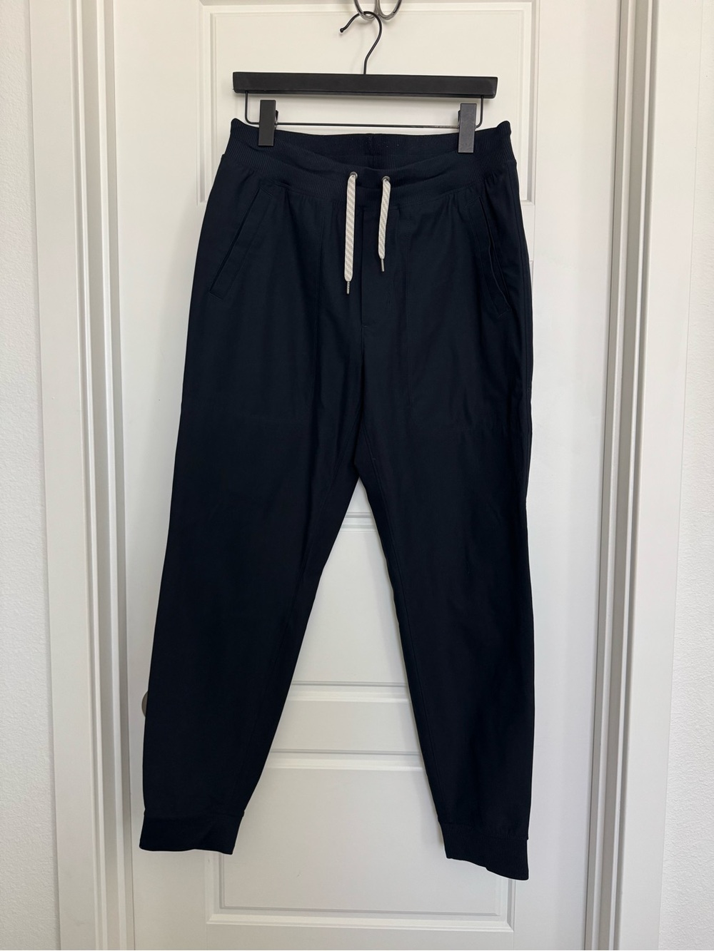 Vuori Men's Black Drawstring Jogger Pants Size Large